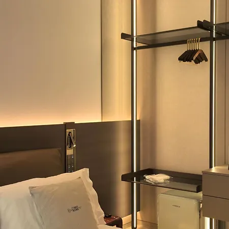 Amona By Comorooms 3* Como